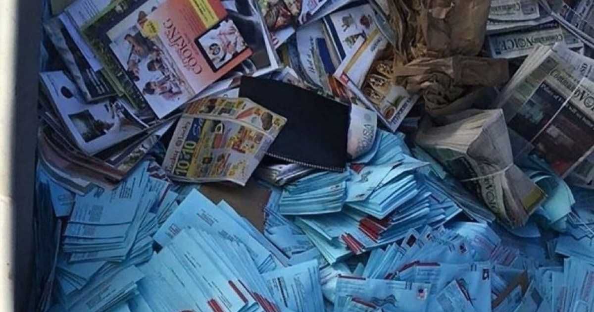 A viral image was shared online with claims that California primary election envelopes were found in a dumpster (@GigaBeers/X)