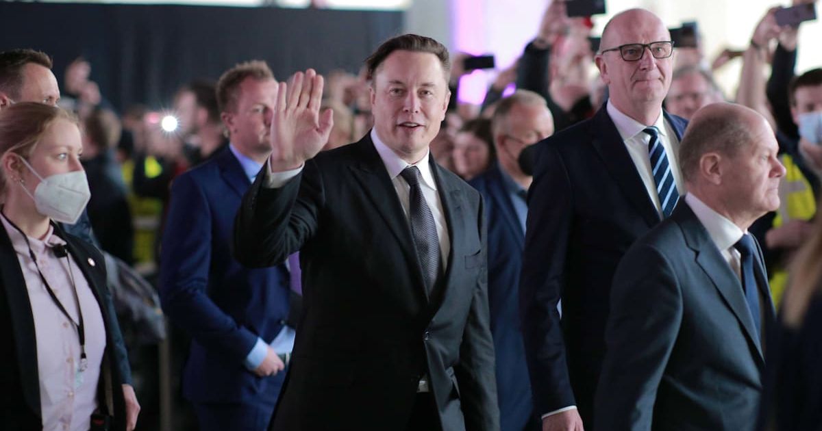 A viral screenshot appears to show a tweet by Elon Musk from 2020 (Getty Images)