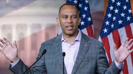 Hakeem Jeffries confronted with Biden-era $5 gas prices question during Trump critique
