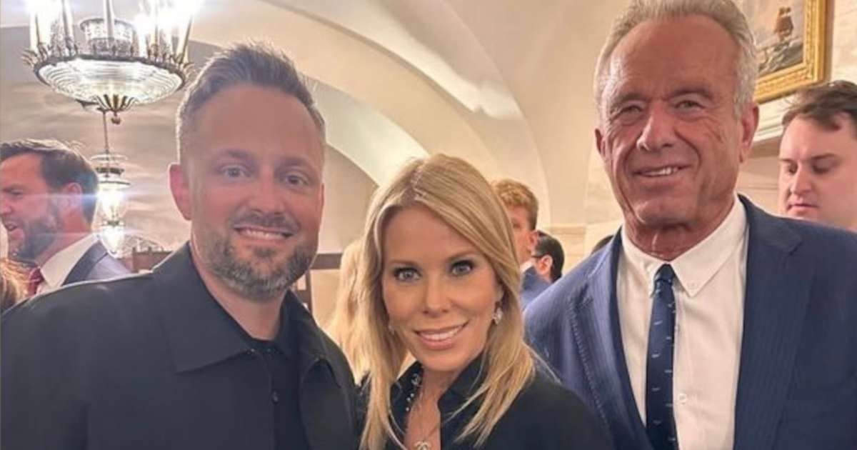 Comedian Nate Bargatze attends a public event as questions swirl over his appearance at Donald Trump’s White House UFC card (@cherylhines/Instagram)