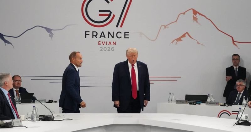 Trump strolls into G7 meeting late and tells world leaders: 'I'm the boss'