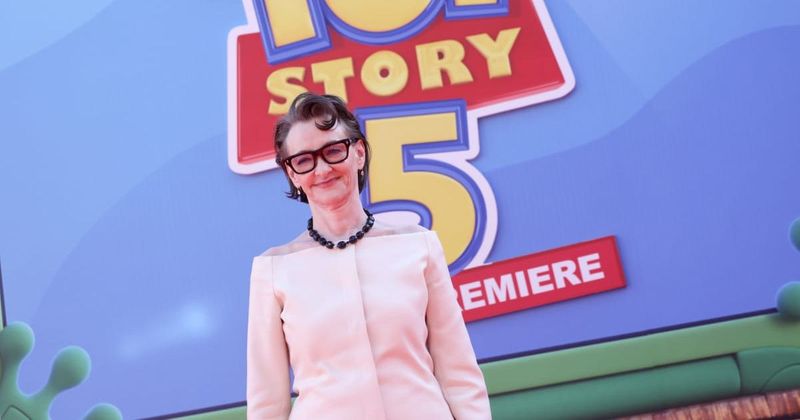 Joan Cusack says raising her kids mattered more than Hollywood, jokes LA was 'too sunny'