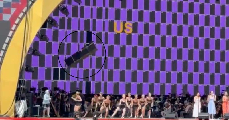 Stage collapses during rehearsal for Trump’s Freedom 250 event narrowly missing performers