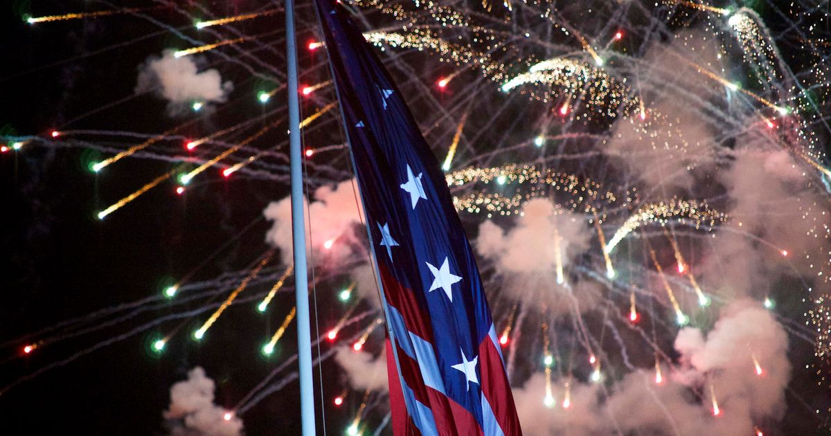 Fireworks illuminate the National Mall during the America 250 Independence Day celebration as organizers claimed the display would challenge the existing Guinness World Record (Getty Images)