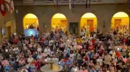Video shows hundreds sheltering in USDA building, singing national anthem amid July 4 storm