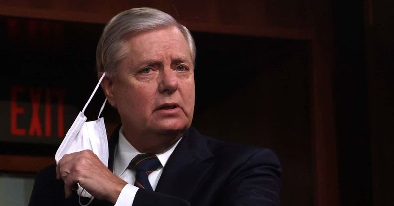 'Shut the whole street': Neighbors recall chaos outside Graham's home hours before his death