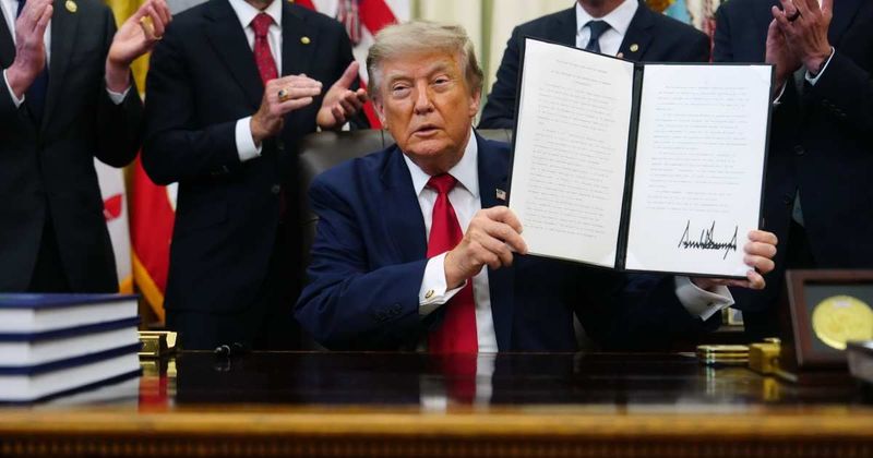Trump slashes Bears Ears, Grand Staircase-Escalante monuments, reversing Biden protections