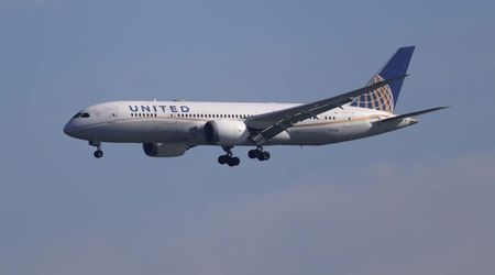 Fact Check: Did United Airlines offer free flight changes to avoid Trump airport?