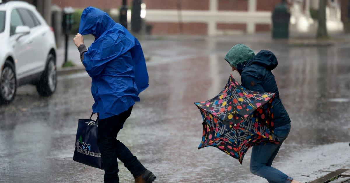 Hours of relentless rain flooded NYC streets, overwhelmed roads, triggered warnings, and turned parts of the city into waterways (Joe Raedle/Getty Images)