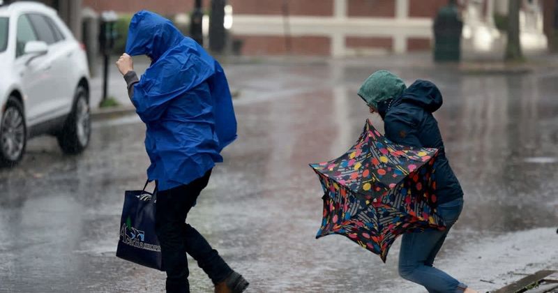 Viral videos show flooded NYC streets, stranded cars as flash flood warning grips city