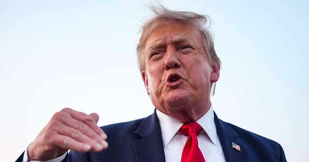 A viral screenshot claims to show President Donald Trump suggesting using California's 'giant faucet' to extinguish Canadian wildfires (Getty Images)