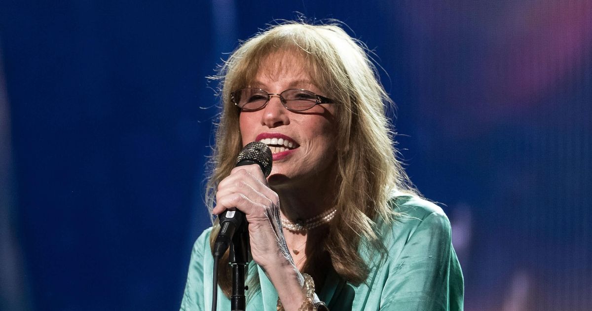 Carly Simon performs during the 2017 Tribeca Film Festival in New York on April 19, 2017 ( Charles Sykes/Invision/AP, File) 