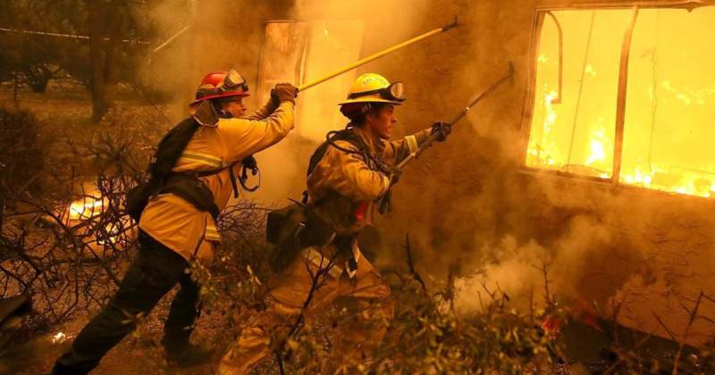 Fact Check: Did 2,000 US firefighters help Canada fight its wildfires?