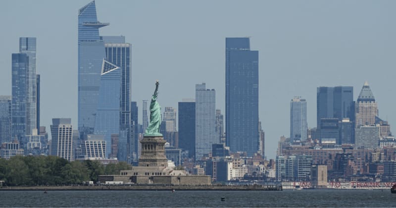 ‘Everyone was on the bottom’: Survivor recalls terrifying moments as New York Harbor boat flipped