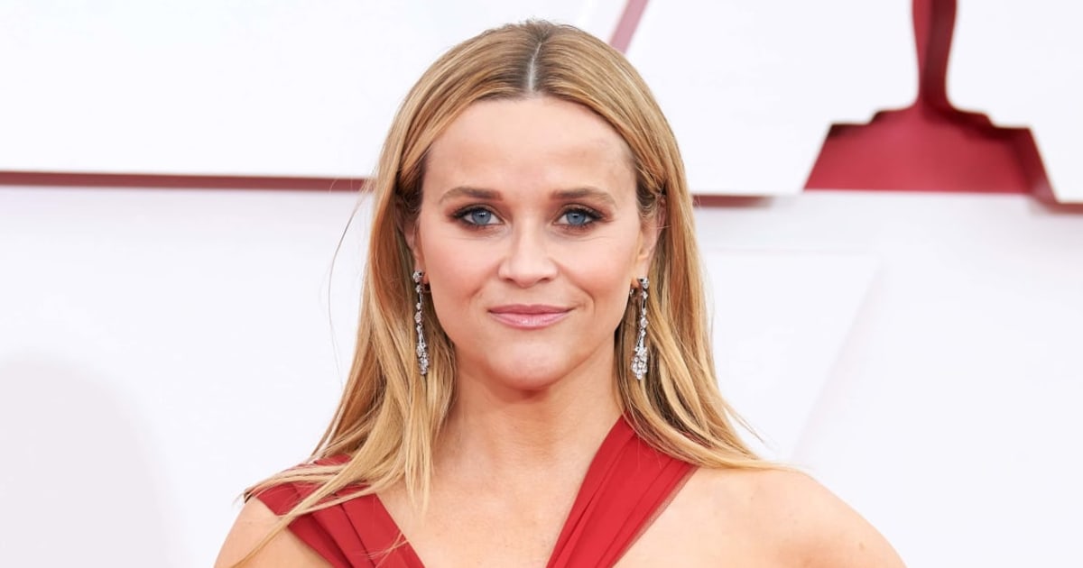 Reese Witherspoon shared an update after her father, John Witherspoon, was hospitalized following a fall (Getty Images)
