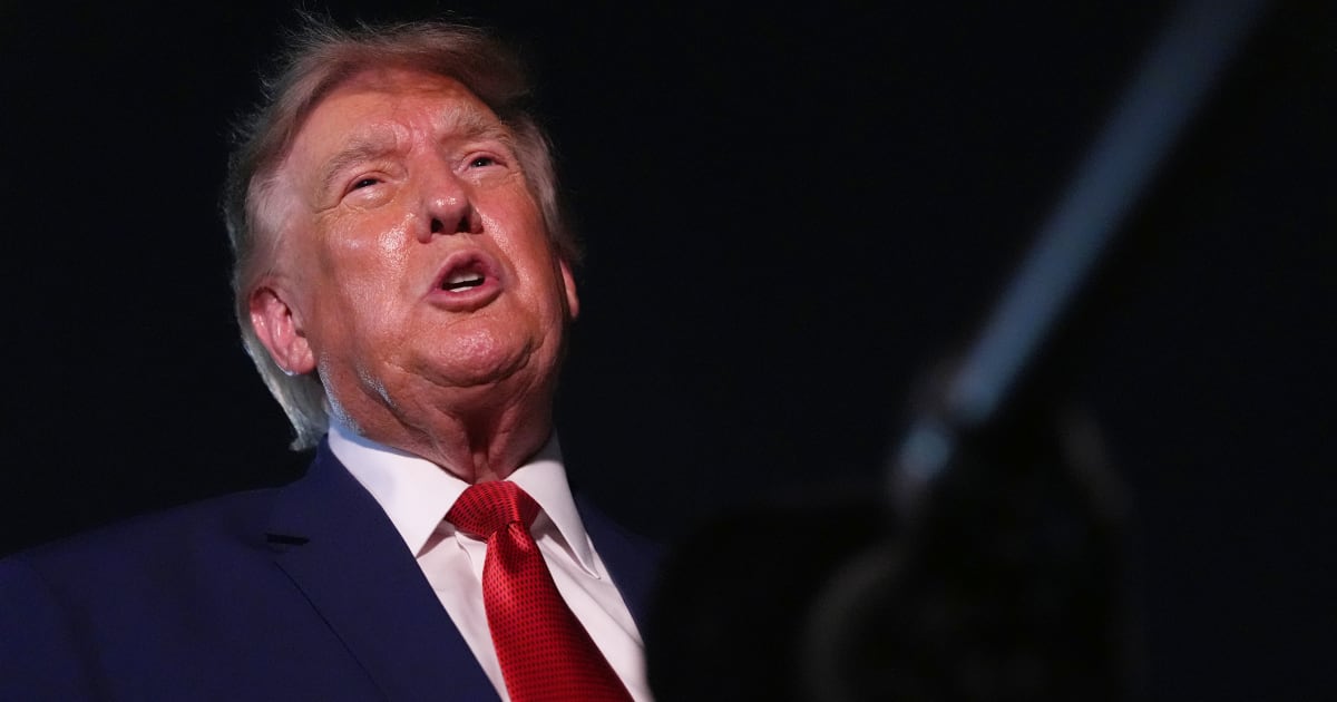 Trump reveals why reporters were told to lower window shades on decoy flight amid Iran threat
