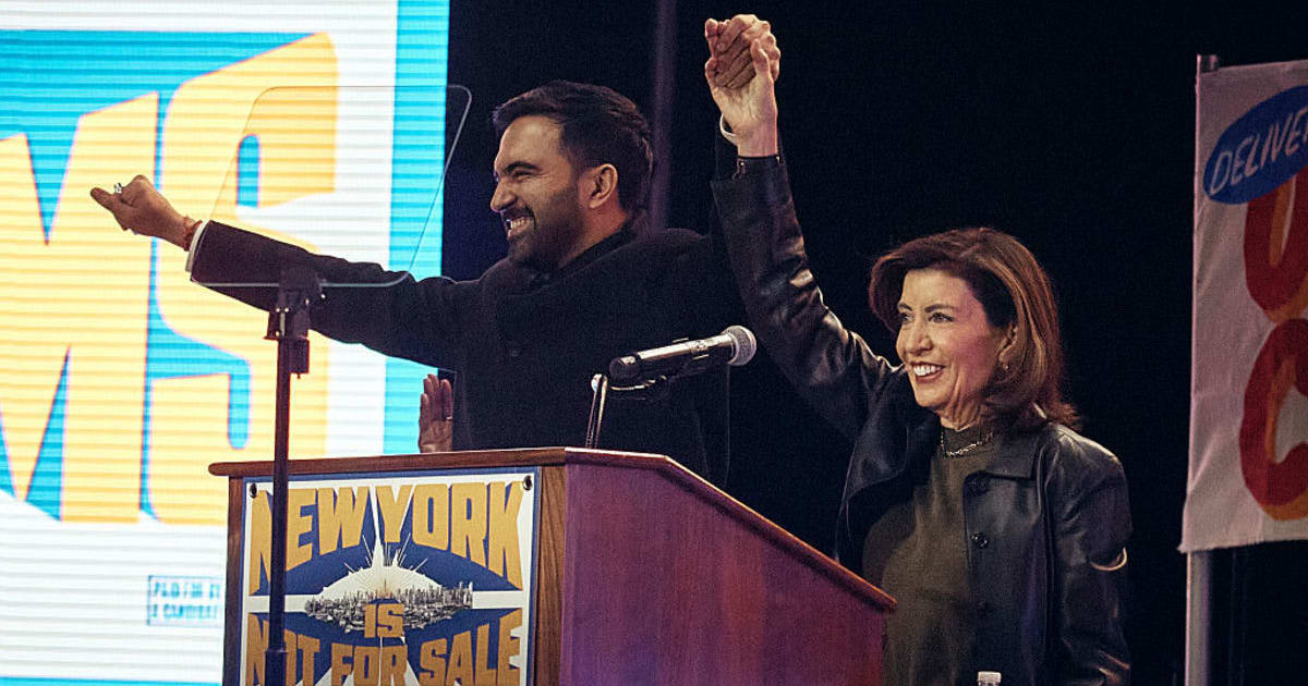 A social media rumor claims the New York State Legislature has issued an ultimatum to Governor Kathy Hochul to remove Mayor Zohran Mamdani (Andres Kudacki/ Getty Images)