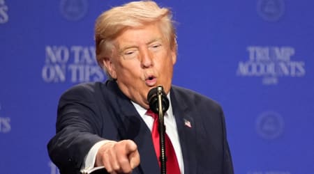 Trump mocks heckler at South Carolina rally: 'Your mom is voting for us'