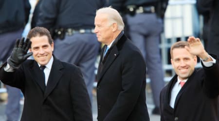 Fact Check: Did Biden once leave his wife and son on Air Force Two over death threat?
