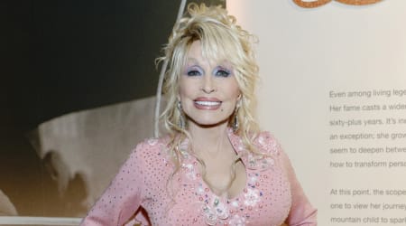 Fact Check: Did Dolly Parton’s Nashville airport renaming petition reach 140,000 signatures?