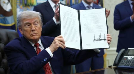 Trump is taking extreme stance on White House secrecy, legal experts warn