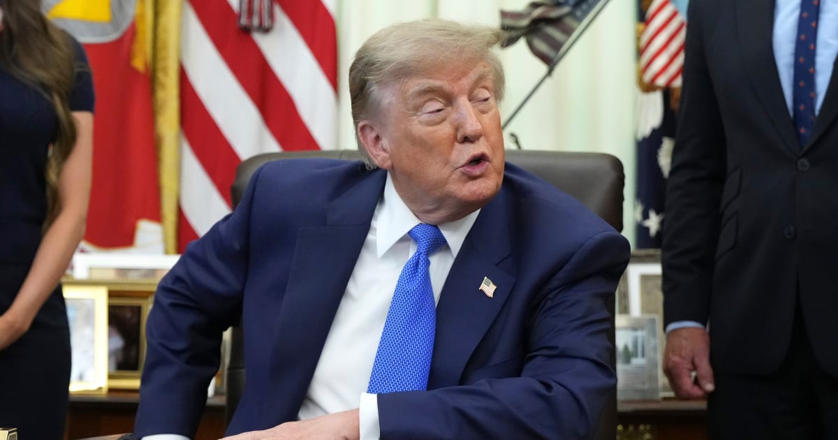President Donald Trump's remarks came as US strikes hit Iranian rocket launchers on Larak Island (AP Photo/Jacquelyn Martin)