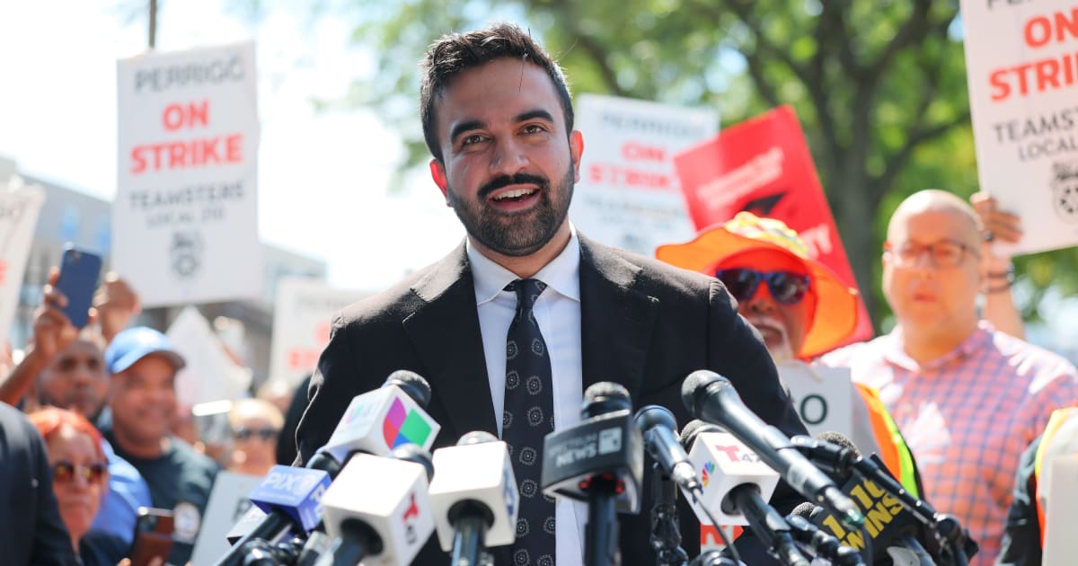 A viral social media post claims New York City Mayor Zohran Mamdani got kicked out of the iconic Katz’s Deli for entering with pro-Palestine activists (Getty Images)