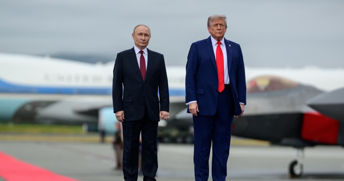 A social media post claims President Donald Trump and Russian President Vladimir Putin had a heated exchange over nuclear threats (Official White House Photo by Daniel Torok/Getty Images)