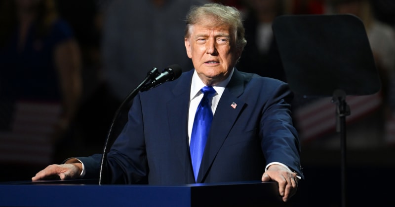 Trump takes dig at ‘fake news’ over empty seats with hilarious bathroom joke at RNC convention