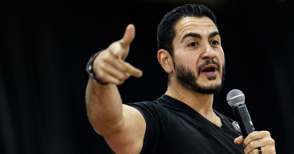 Democratic candidate for Senate Abdul El-Sayed answers questions from attendees on September 3, 2026, at the Oakland Expo Center in Waterford, Michigan (Emily Elconin/Getty Images)