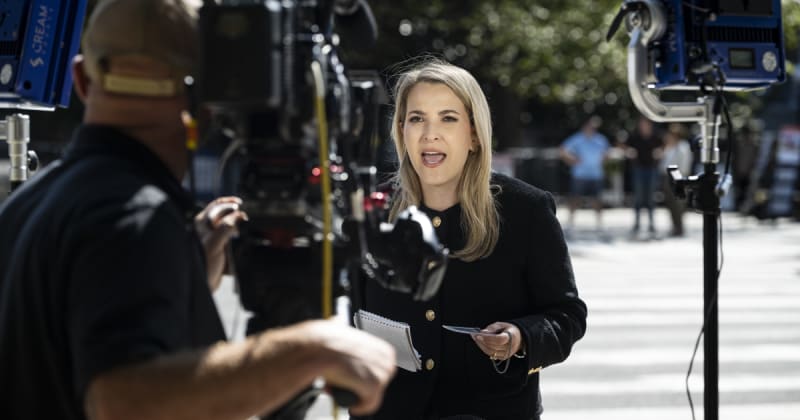 'Tell the truth!' Passerby brutally crashes CNN reporter's White House rant on live camera