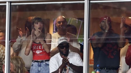 Fact Check: Was Taylor Swift caught flirting with another man during Chiefs-Colts game?