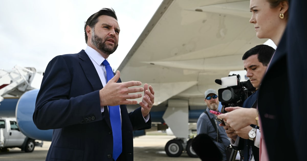 Vice President JD Vance talks to reporters before boarding Air Force Two on September 21, 2026, at Joint Base Andrews, Maryland (Kent Nishimura-Pool/Getty Images)