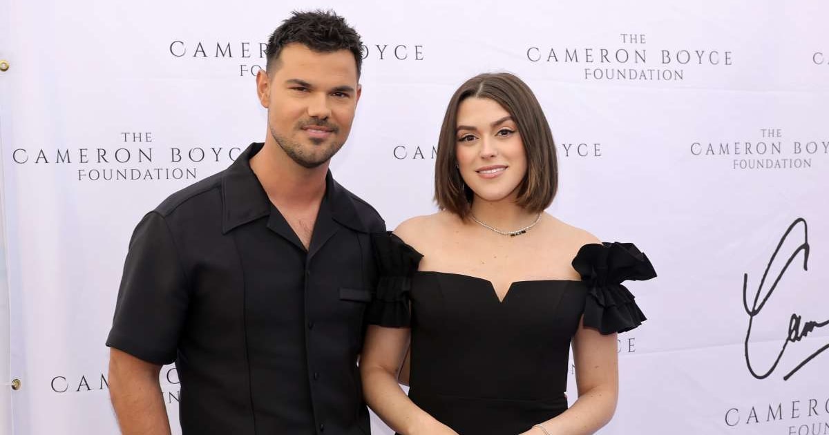 Taylor Lautner and Tay Lautner announced their first pregnancy on March 26, sharing maternity shoot photos and a sonogram with fans (Kevin Winter/ Getty Images)