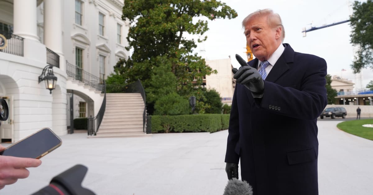 A viral post claimed CNN reported that 75% of Americans wanted Donald Trump impeached, prosecuted, and imprisoned (AP Photo/Jacquelyn Martin)