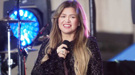 Kelly Clarkson gives rare update on dating life after ending of her eponymous talk show