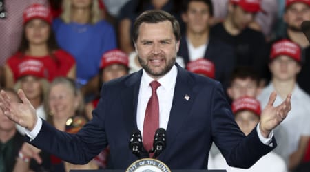 'Kick out the rest': Vance turns Florida rally interruption into midterm message