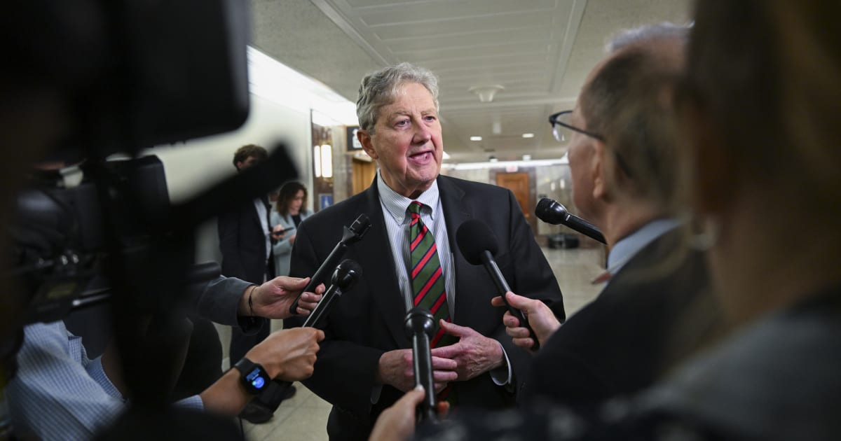 Senator John Kennedy (R-LA) speaks with journalists on September 16, 2026 at the Capitol (Roberto Schmidt/Getty Images)