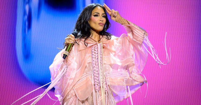 Nicole Scherzinger shows severe leg burns after performing despite boiling water accident